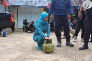 Simulasi pemadaman api bila gas mengeluarkan api