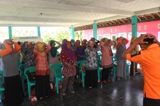 Bernyanyi lagu Gempa dan Tsunami