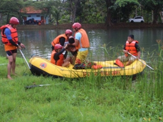 simulasi penyelamatan korban