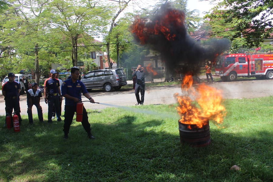 Simulasi Penggunaan APAR