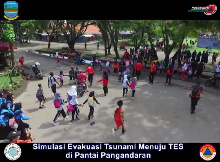 Simulasi Evakuasi Bencana Tsunami menuju Shelter/ TES (Tempat Evakuasi Sementara)