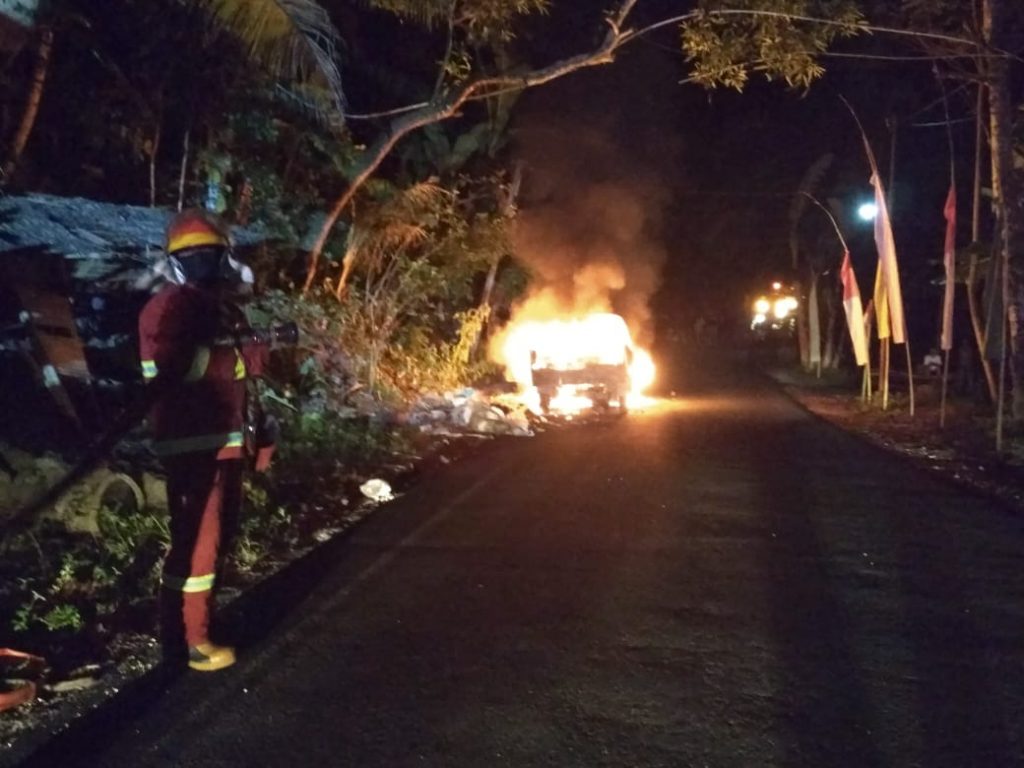 Kebakaran Mobil