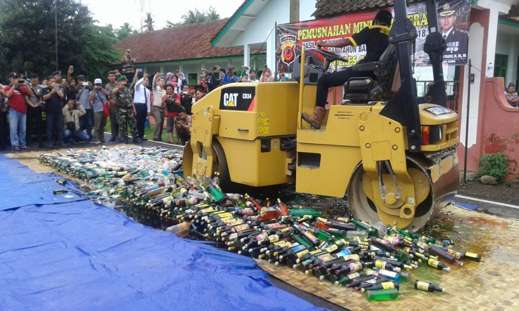 Pemusnahan Miras di kabupaten Pangandaran