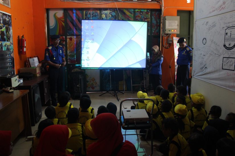 Penyampaian Materi Didalam Ruangan